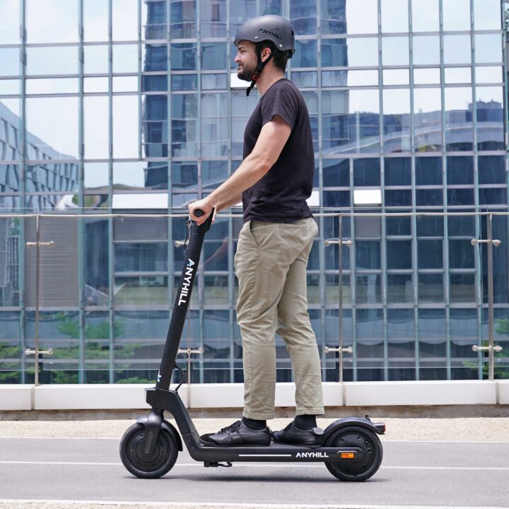 Black UM-2 Riding